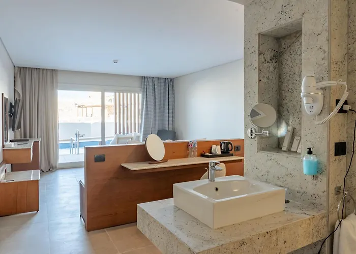 Utopia Blue Otel El Qoseir